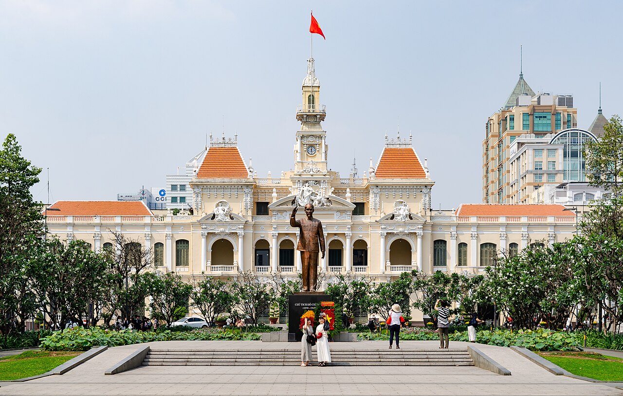 Ho Chi Minh City Hall and Nguyen Hue walking street at night
